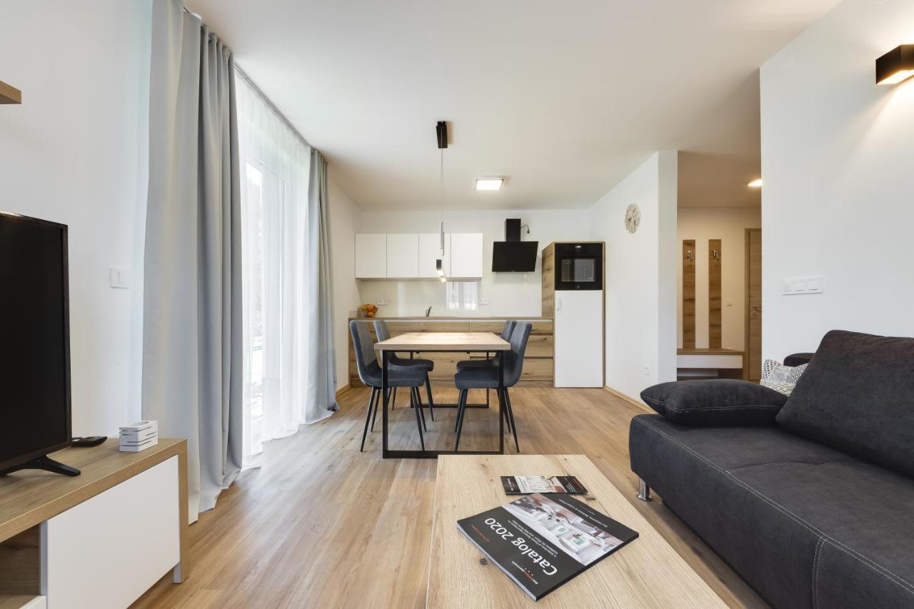 Chic Apartments With Finnish Sauna And Jacuzzi Kranjska Gora Kültér fotó