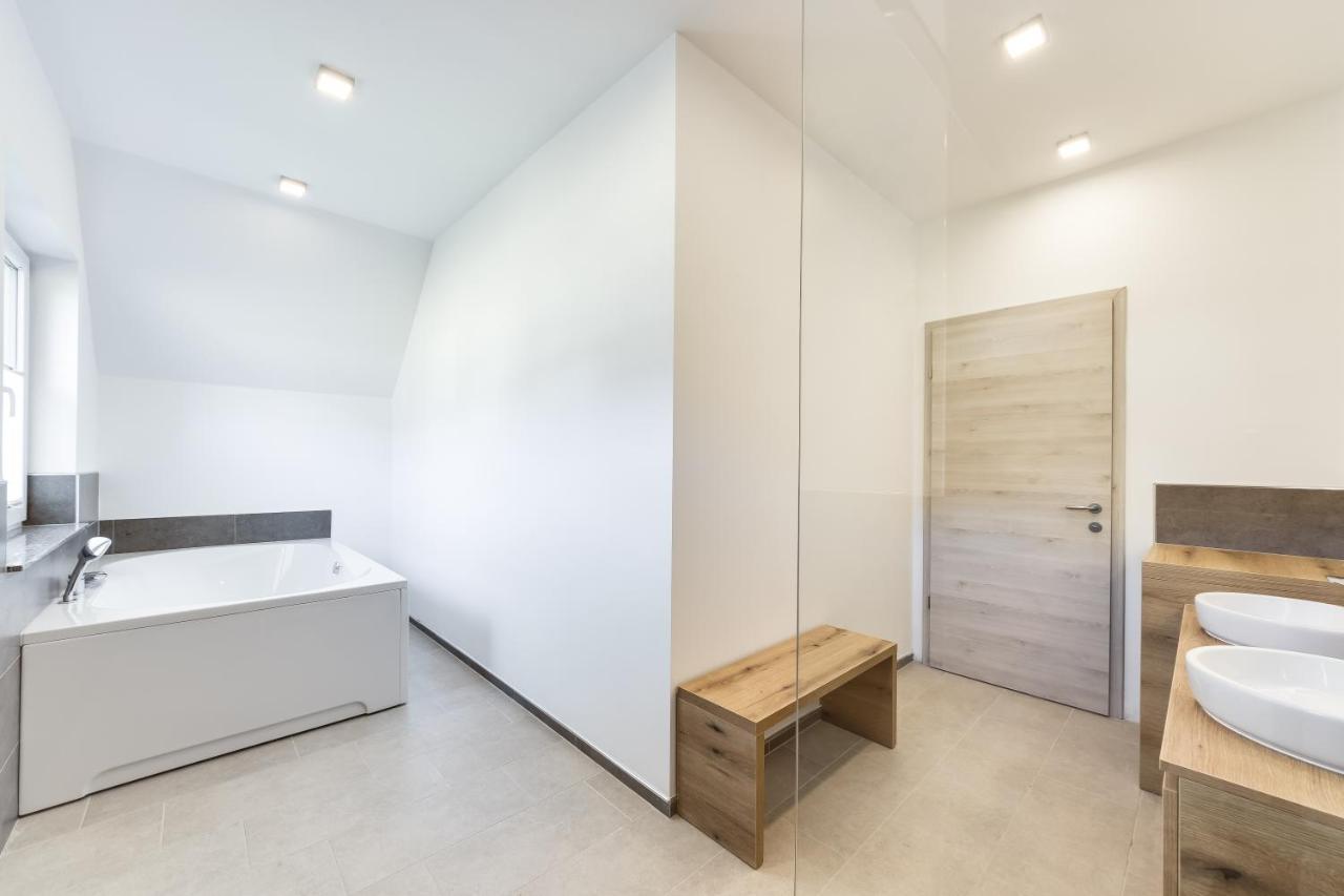 Chic Apartments With Finnish Sauna And Jacuzzi Kranjska Gora Kültér fotó